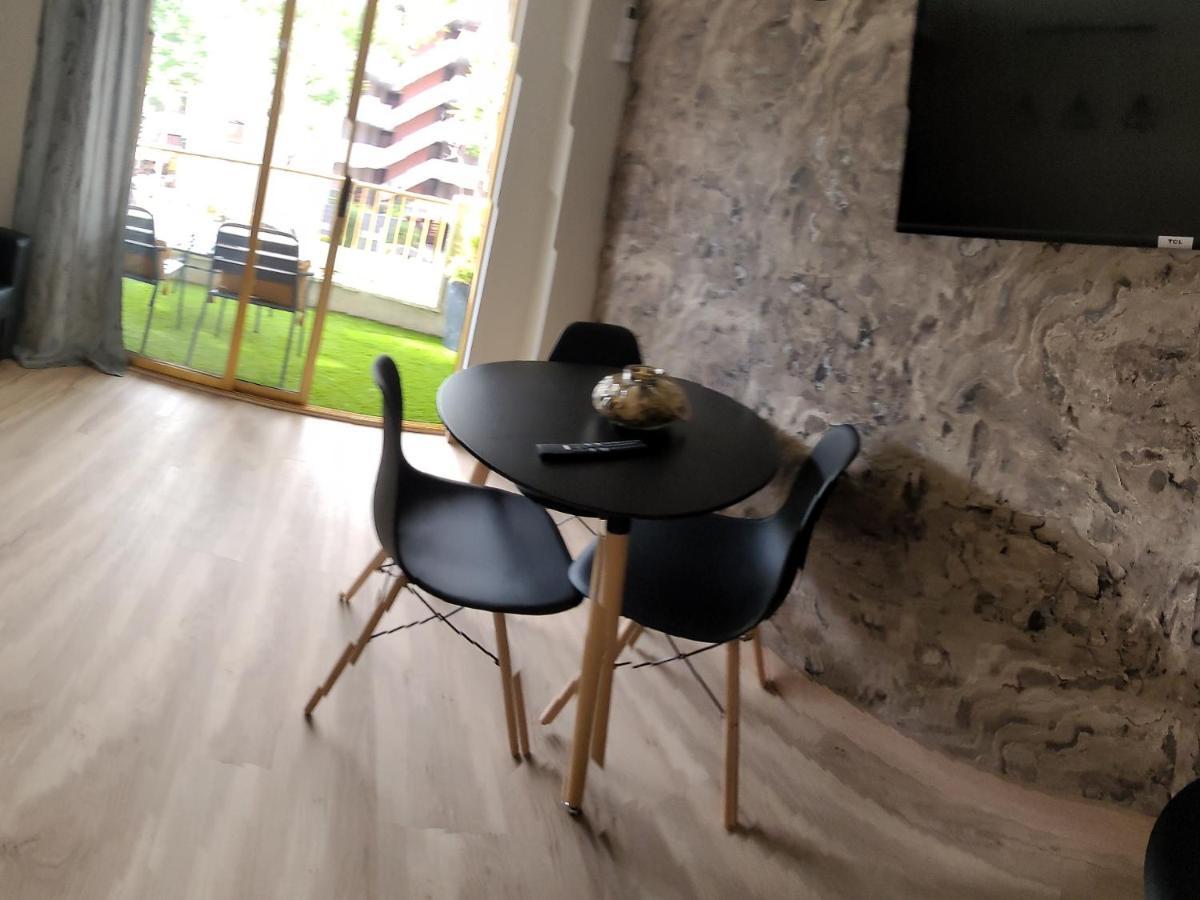 A Estrenar Preciosos Apartamentos Aparthotel Inter2, New Apartments Ln Aparthotel 12 Months Open! Self Check In! Reserva Garaje! ซาลอว์ ภายนอก รูปภาพ