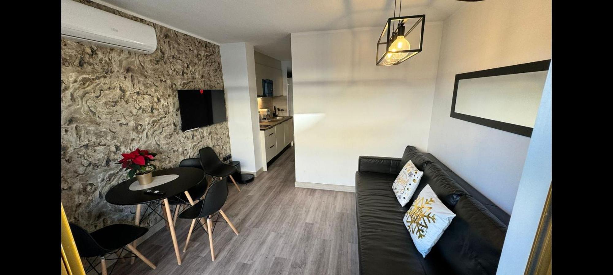 A Estrenar Preciosos Apartamentos Aparthotel Inter2, New Apartments Ln Aparthotel 12 Months Open! Self Check In! Reserva Garaje! ซาลอว์ ภายนอก รูปภาพ