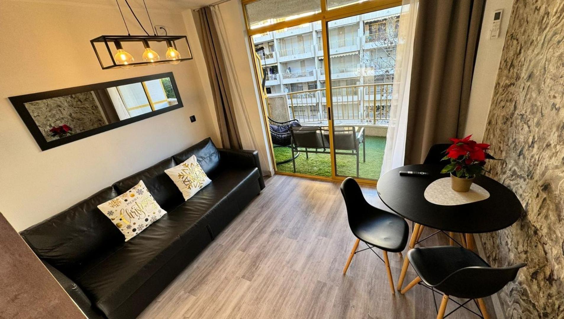 A Estrenar Preciosos Apartamentos Aparthotel Inter2, New Apartments Ln Aparthotel 12 Months Open! Self Check In! Reserva Garaje! ซาลอว์ ภายนอก รูปภาพ